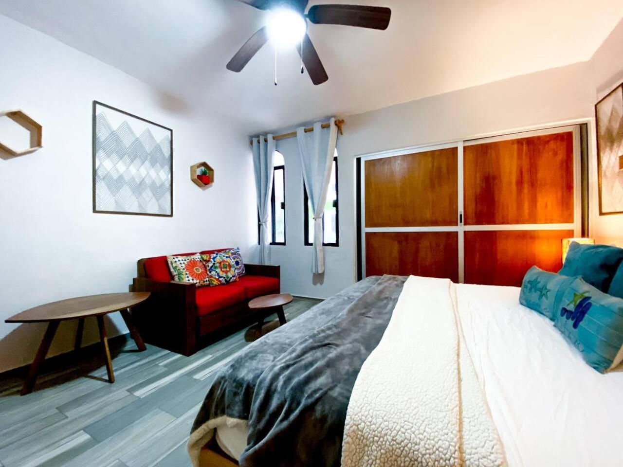 Colorful Hacienda Style 2br With Pool Steps To Playa del Carmen