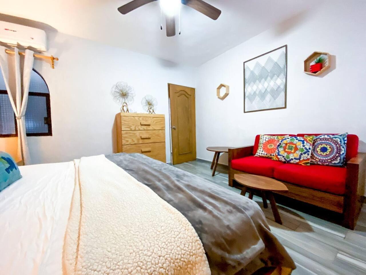 Colorful Hacienda Style 2br With Pool Steps To Playa del Carmen