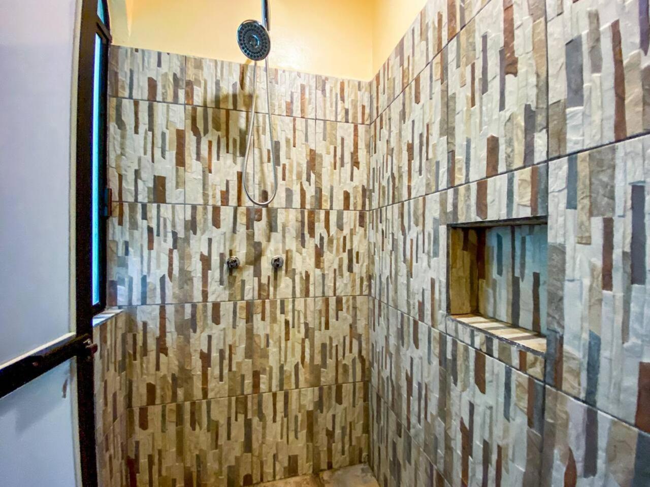 Colorful Hacienda Style 2br With Pool Steps To Apartment