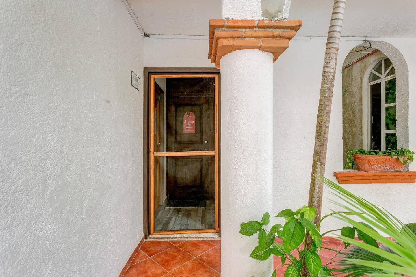 Colorful Hacienda Style 2br With Pool Steps To Playa del Carmen