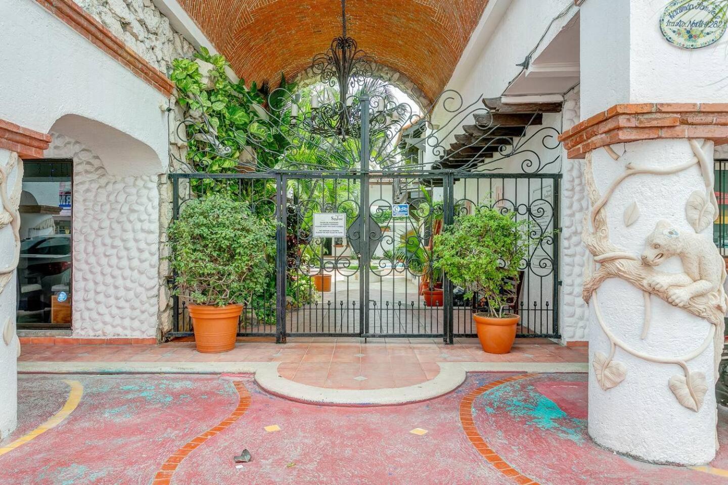Colorful Hacienda Style 2br With Pool Steps To Apartment Playa del Carmen