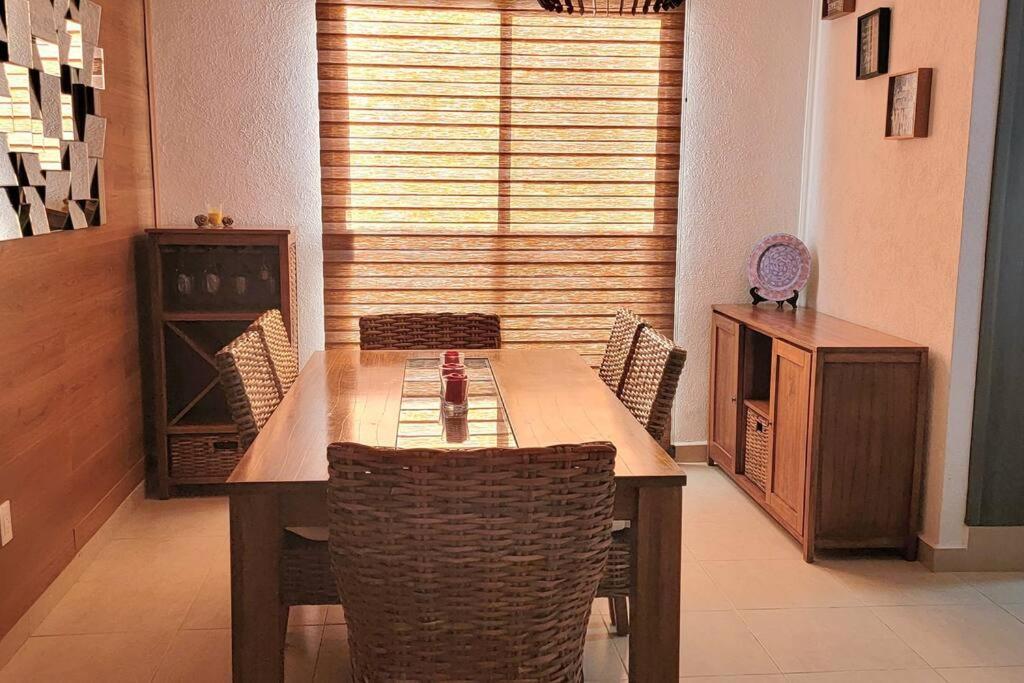 Great Cheerful 2 Bedroom House With Pool And Holiday home Playa del Carmen