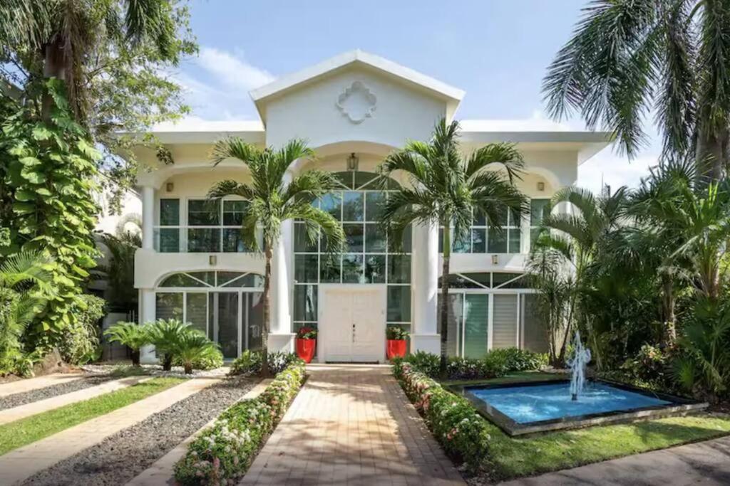 60 Off Lujosa Casa Con Billar Y Alberca Privada Playa del Carmen