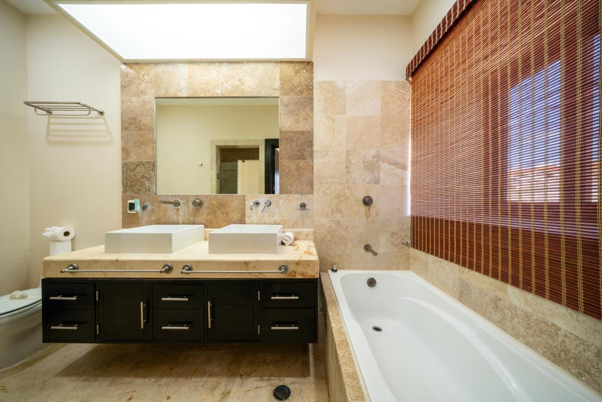 Сasa de vacaciones Surf 407 - Beachfront Oceanview 1 Bedroom - At El Faro Playa del Carmen