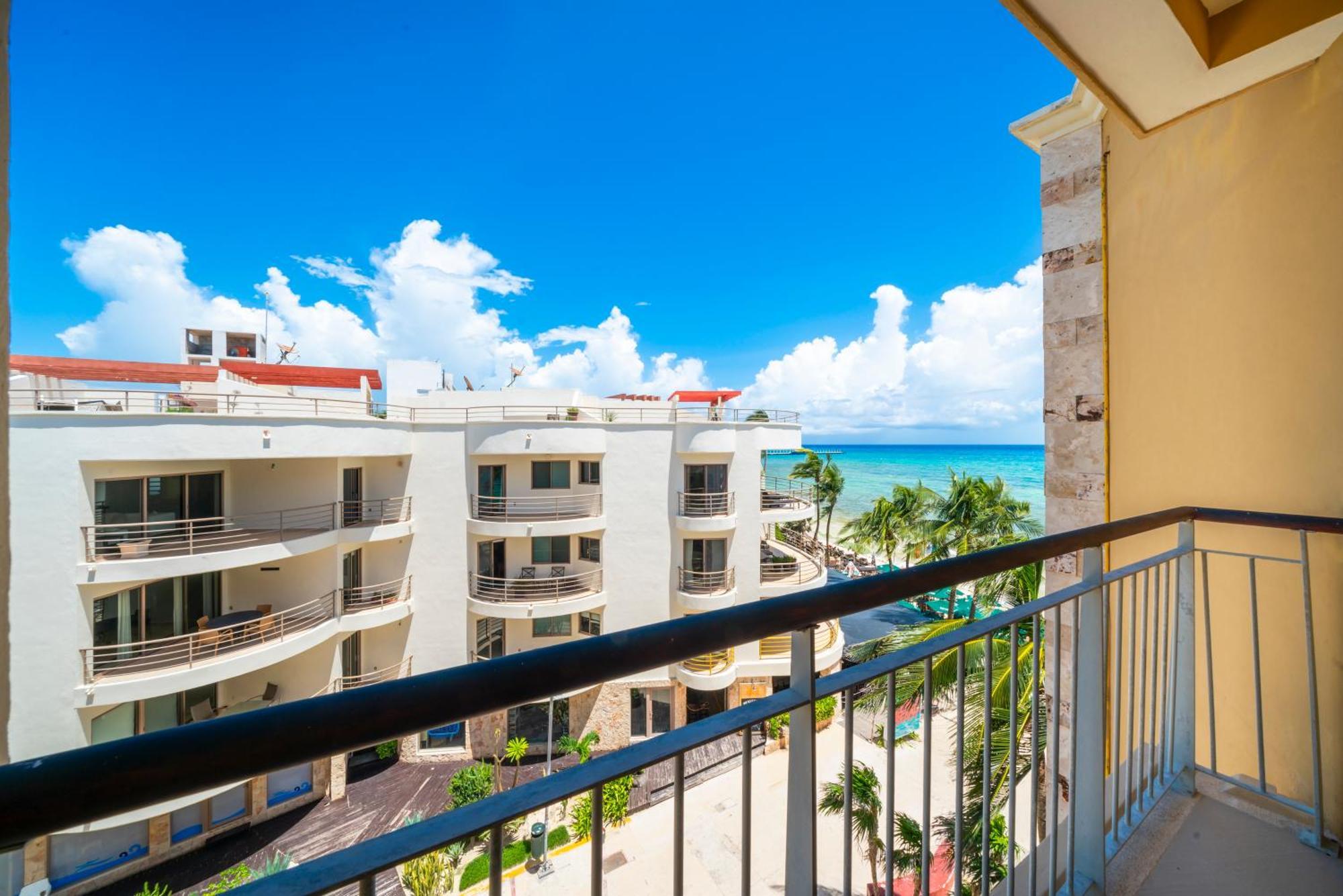Surf 407 - Beachfront Oceanview 1 Bedroom - At El Faro