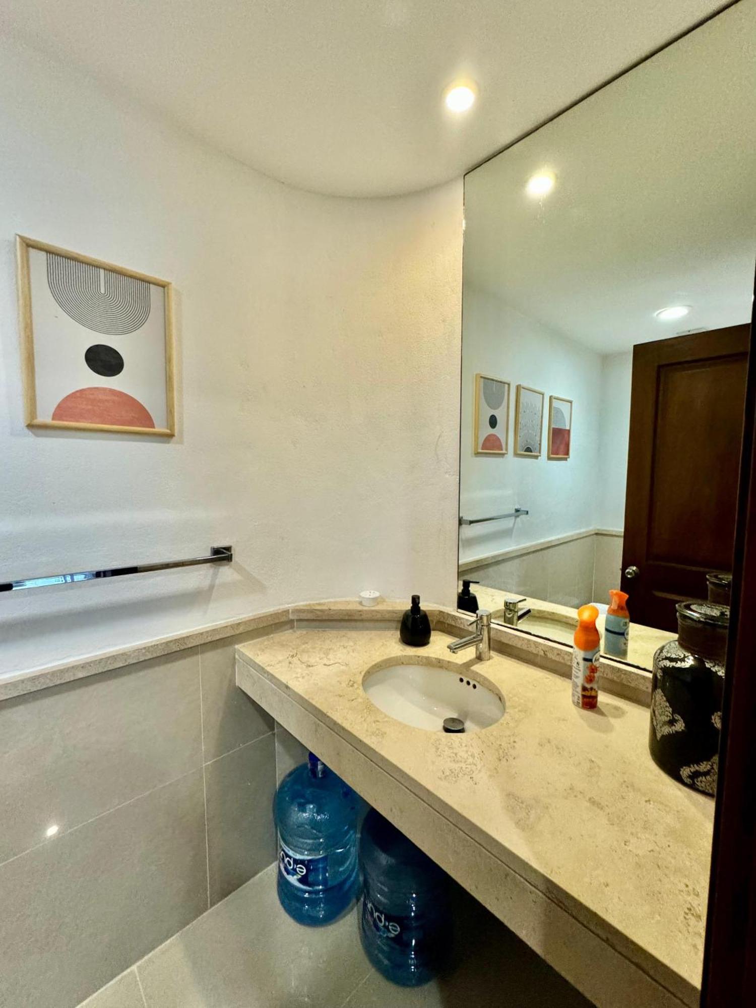 Apartment 3 Bedroom Heart Playa! *