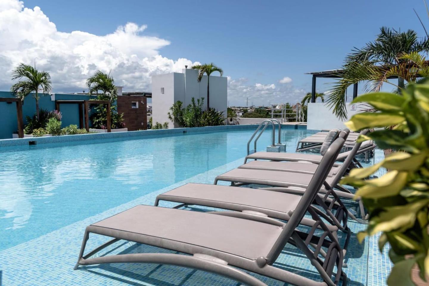 Luxury Condo, Private Room, 150mb Wifi, Ac, Gym Playa del Carmen