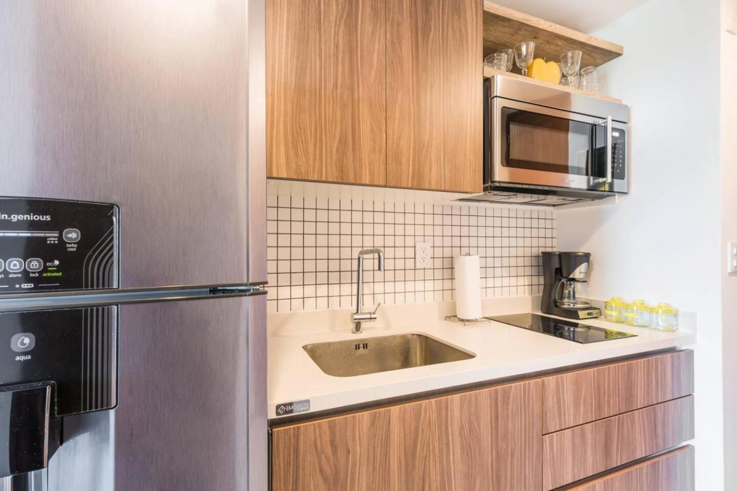 Brand New In The Heart Of Pdc Apartment