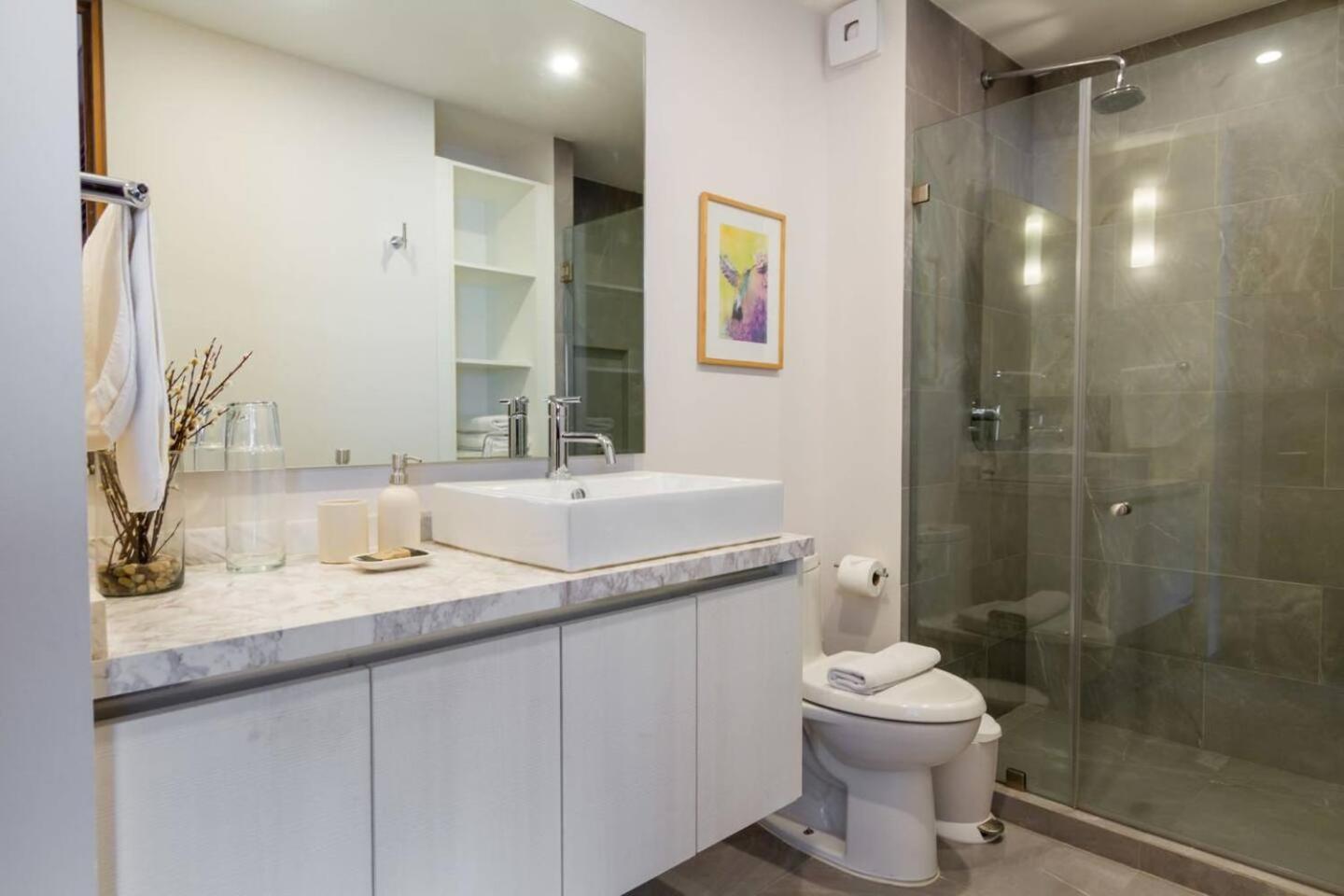 Private Pool Beautiful And Centric 1br Ph Apartment