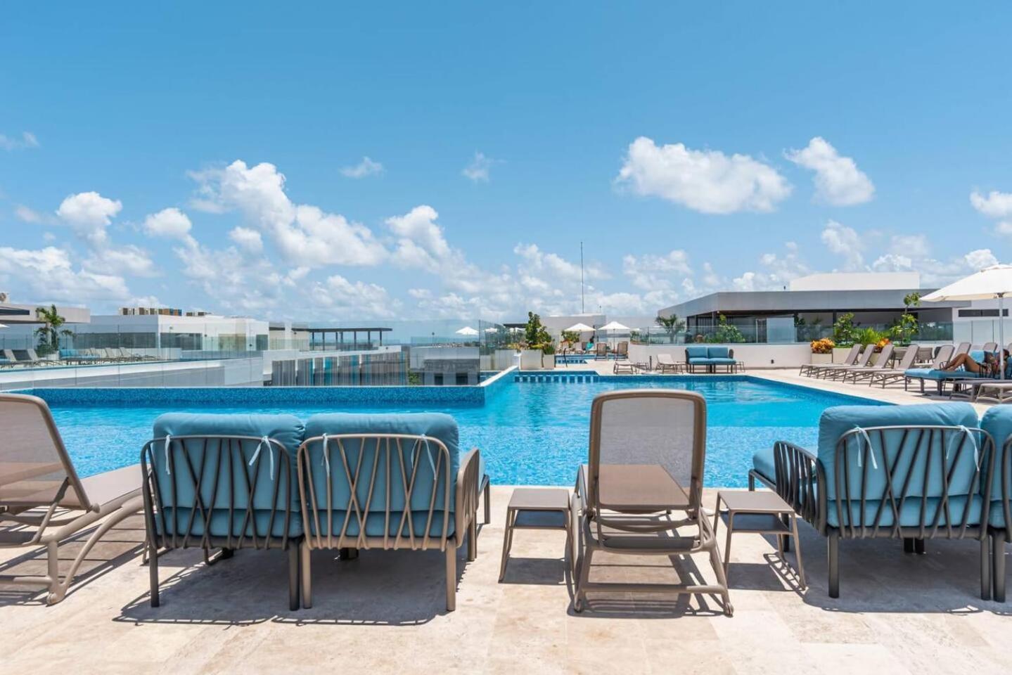 Private In Location, Microwave And Fridge Apartment