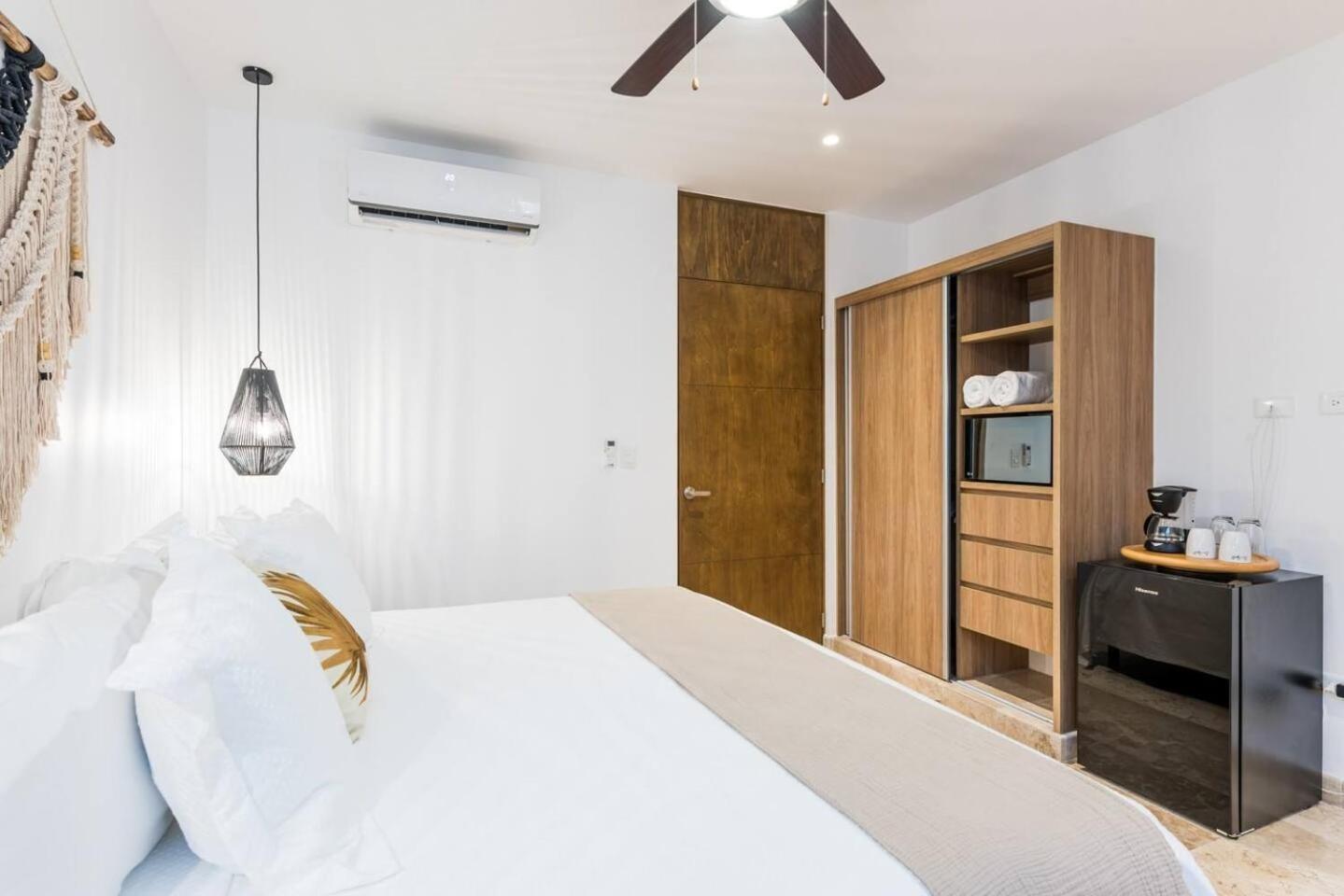 Apartment Private In Location, Microwave And Fridge *