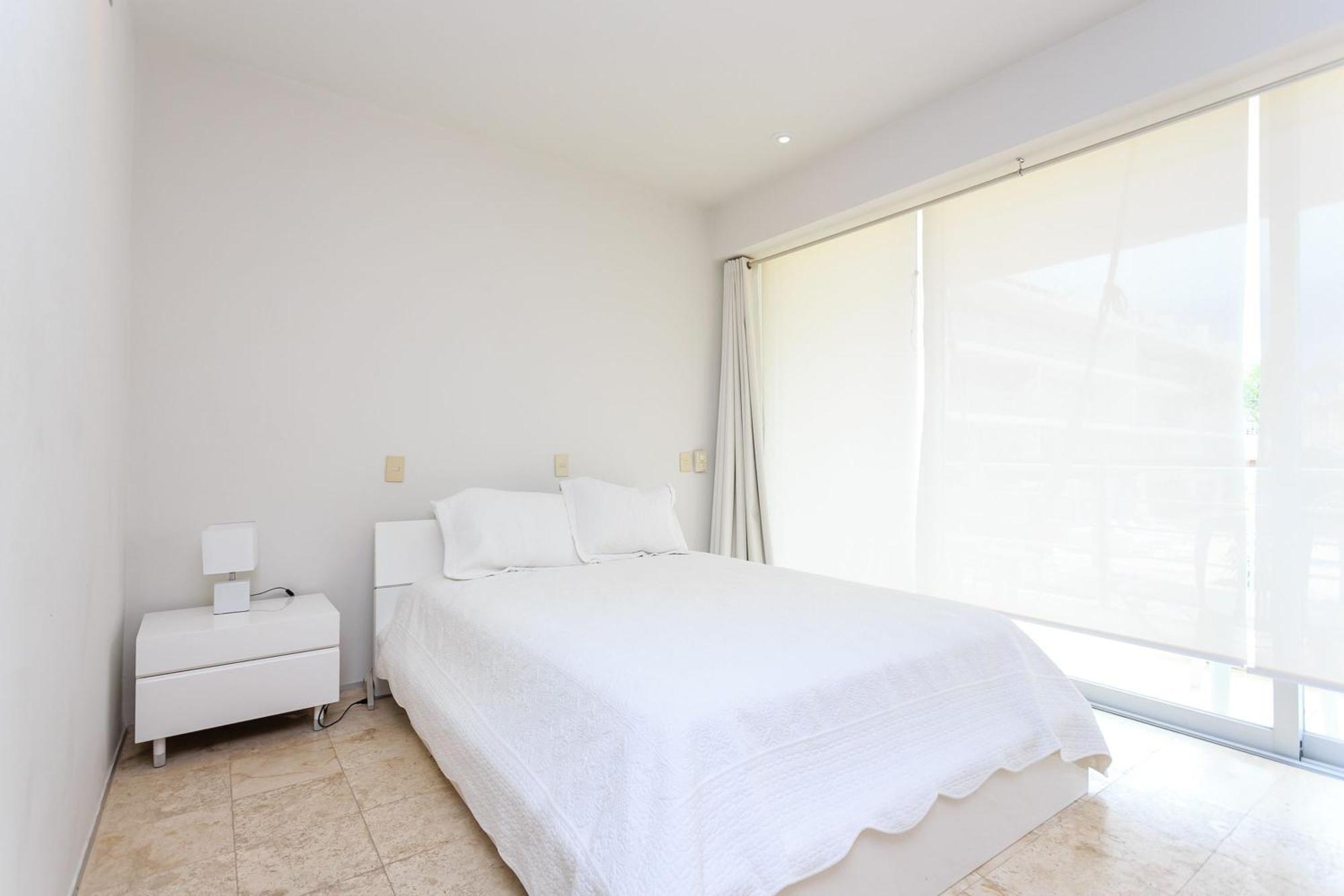 Spacious Magia Steps To The & 5th Ave *