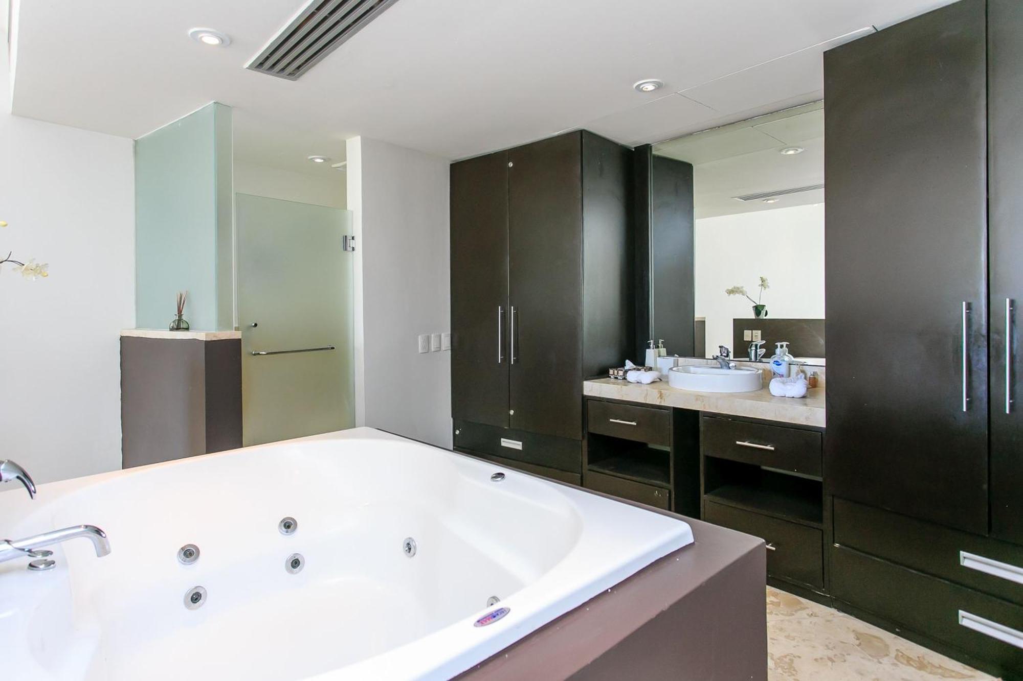 Spacious Magia Steps To The & 5th Ave * Playa del Carmen