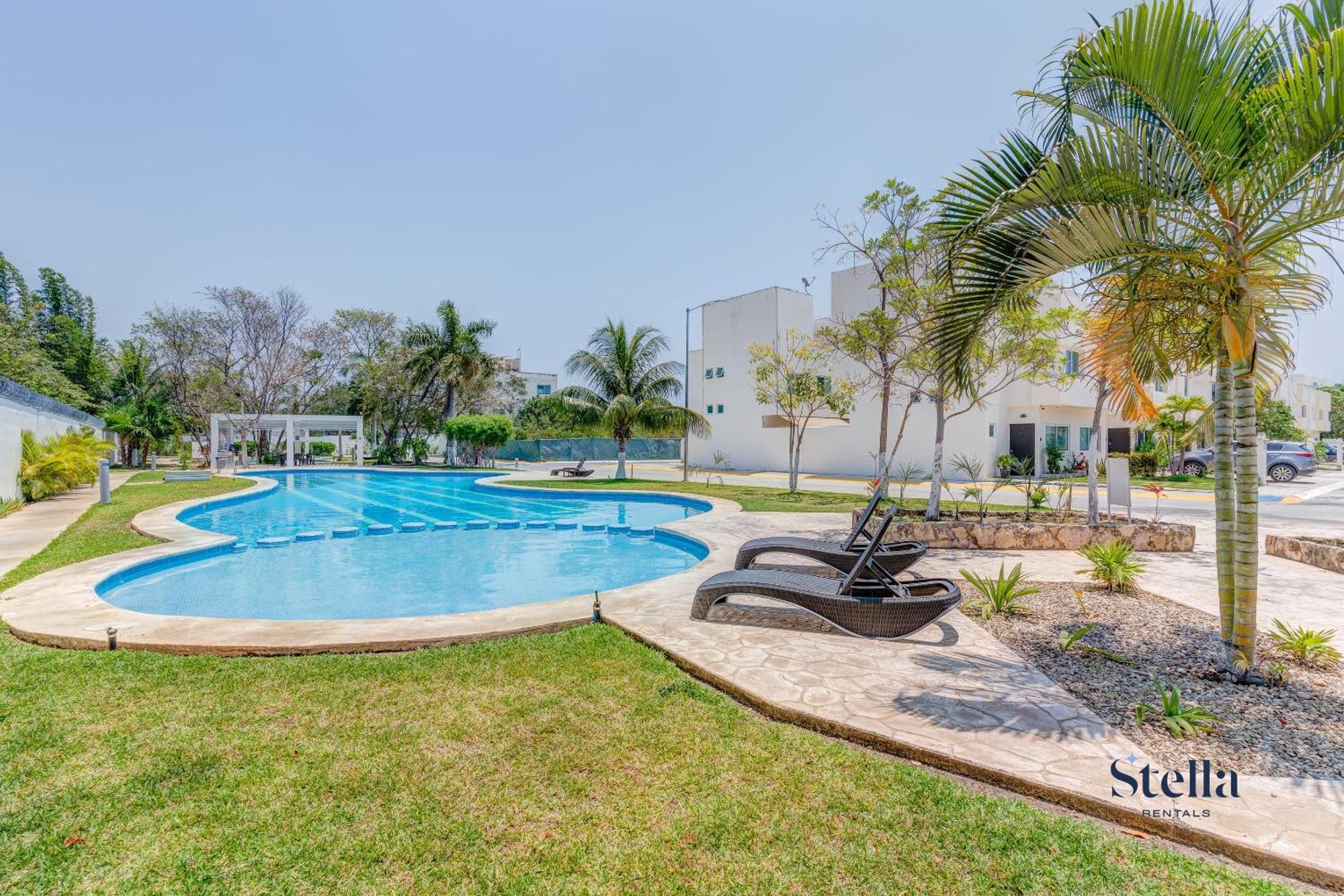 Apartment Private Roof With Bbq Shared Pool And Playground