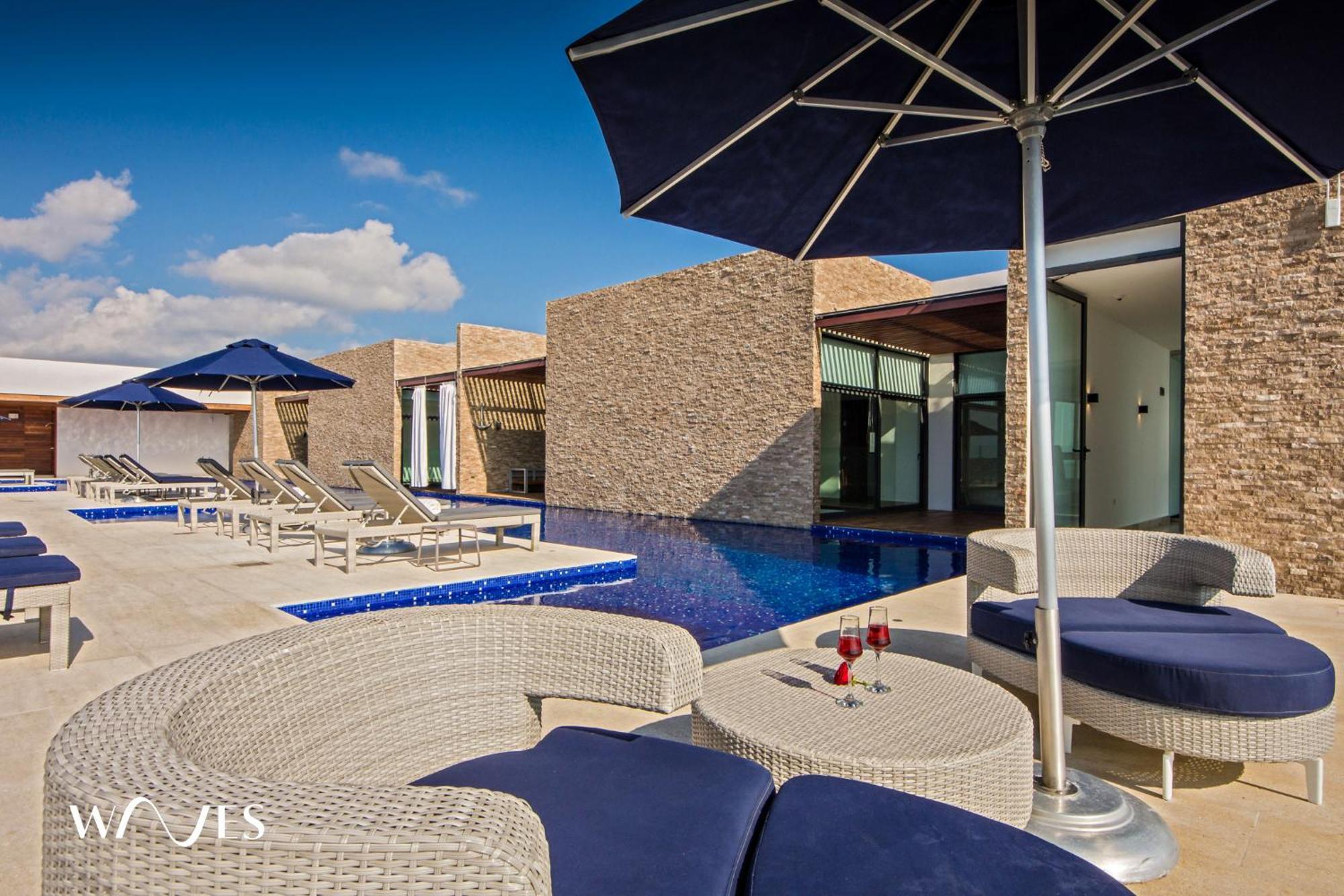1 Br. With Private Jacuzzi And Rooftop Pool