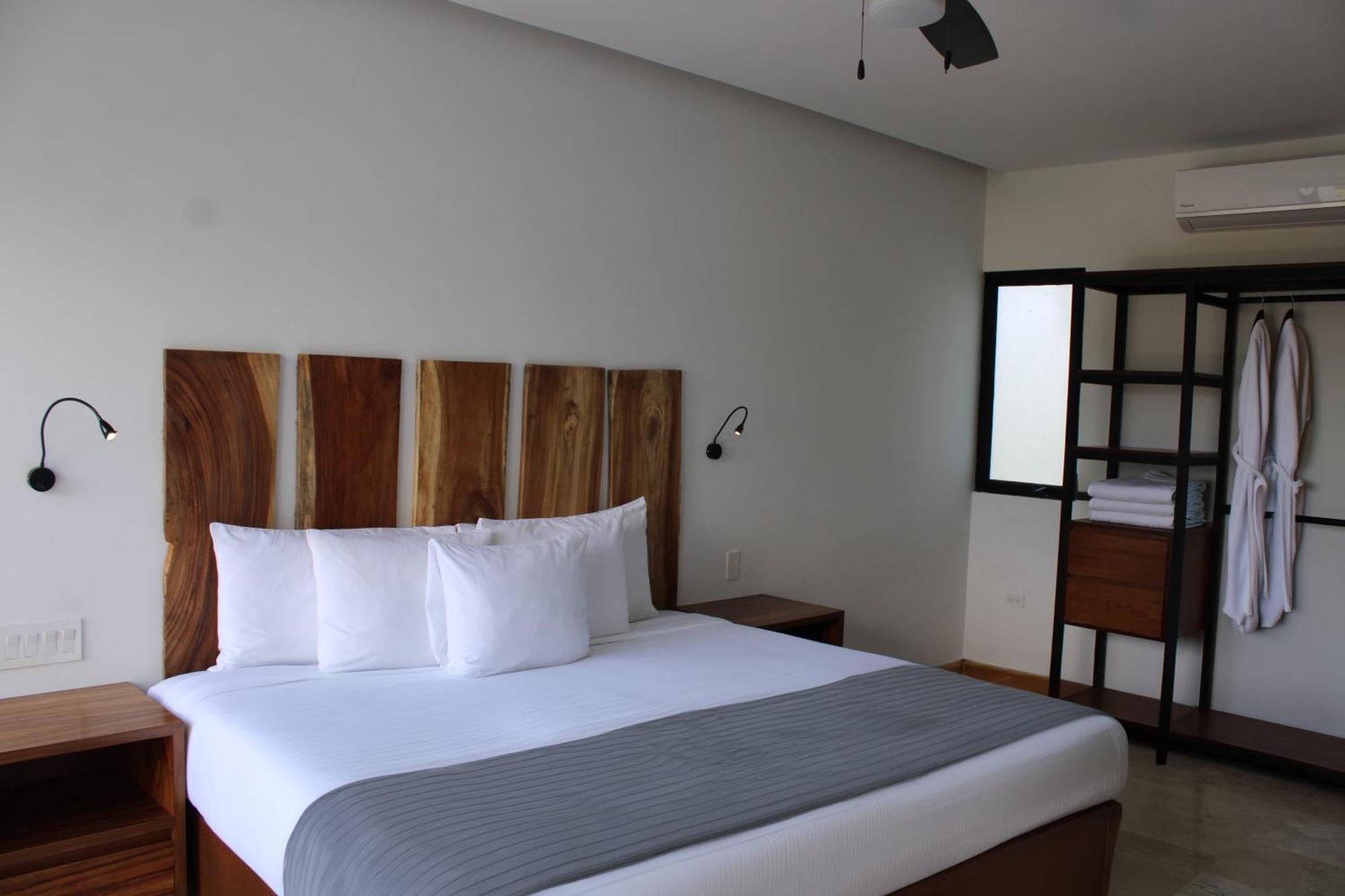 B10 - Distinctive Hotel- Playa del Carmen