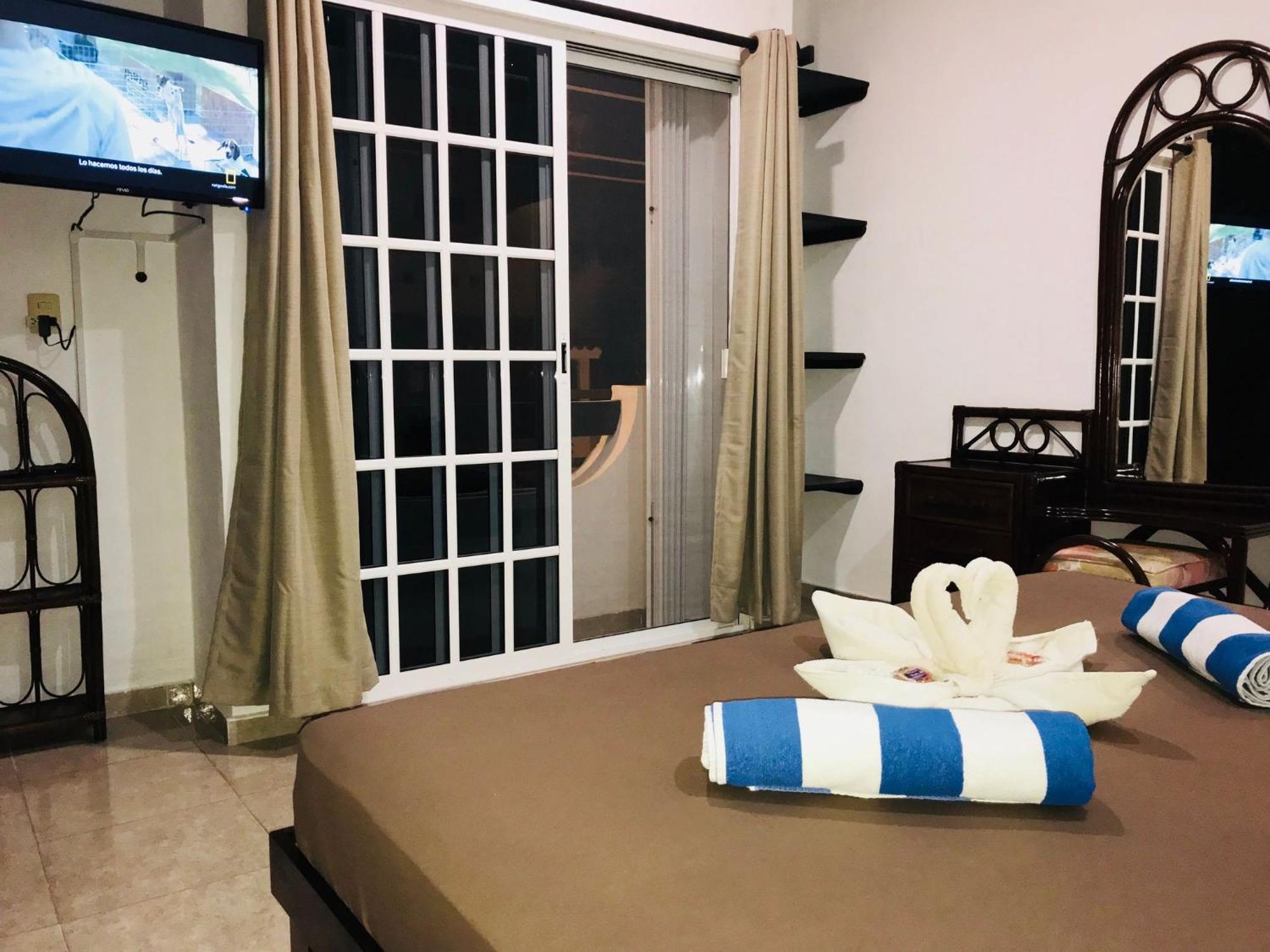 5th Avenue 3 People Balcony Playa del Carmen