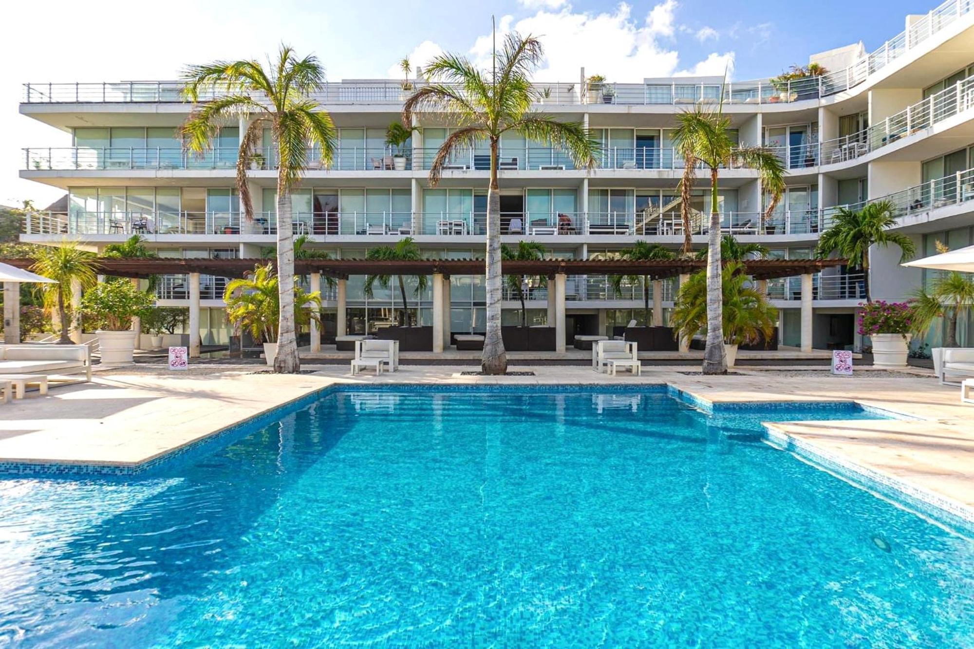 Excellent 3 Bd Steps The Apartment Playa del Carmen