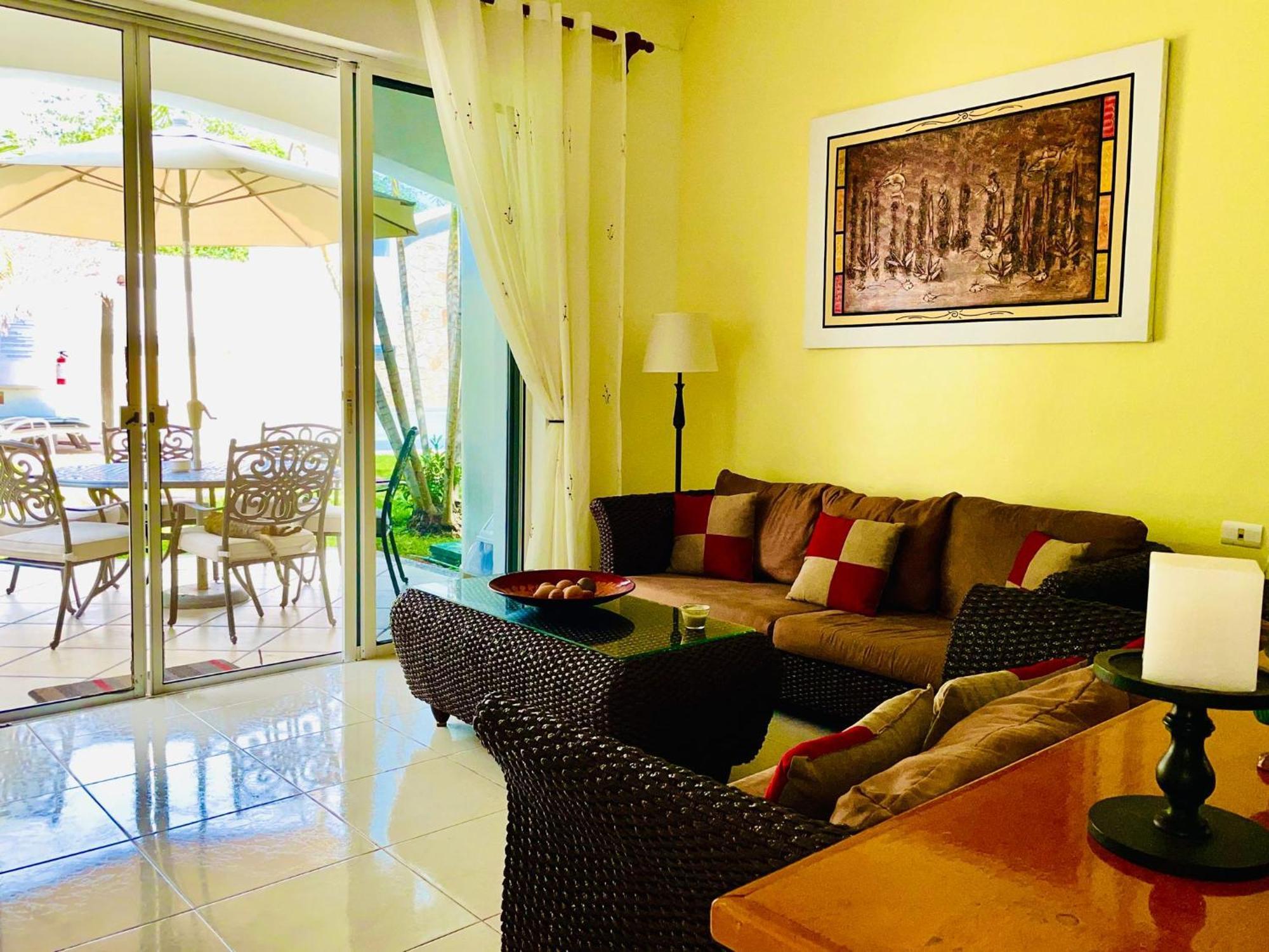 Deluxe Budget Balcony With Swimming Pool Air Conditioning And Parking Guest house Playa del Carmen