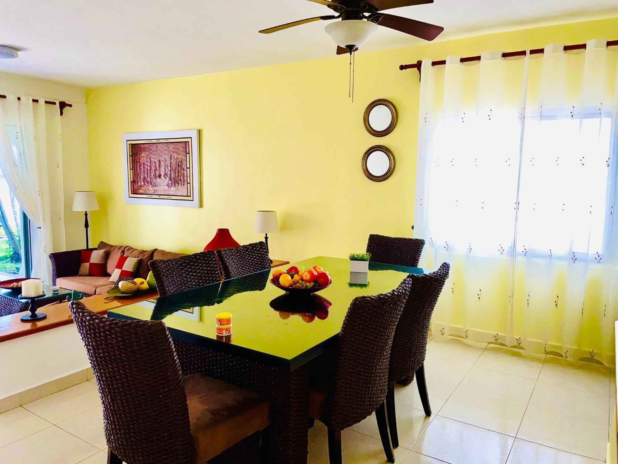 Deluxe Budget Balcony With Swimming Pool Air Conditioning And Parking Guest house 3*