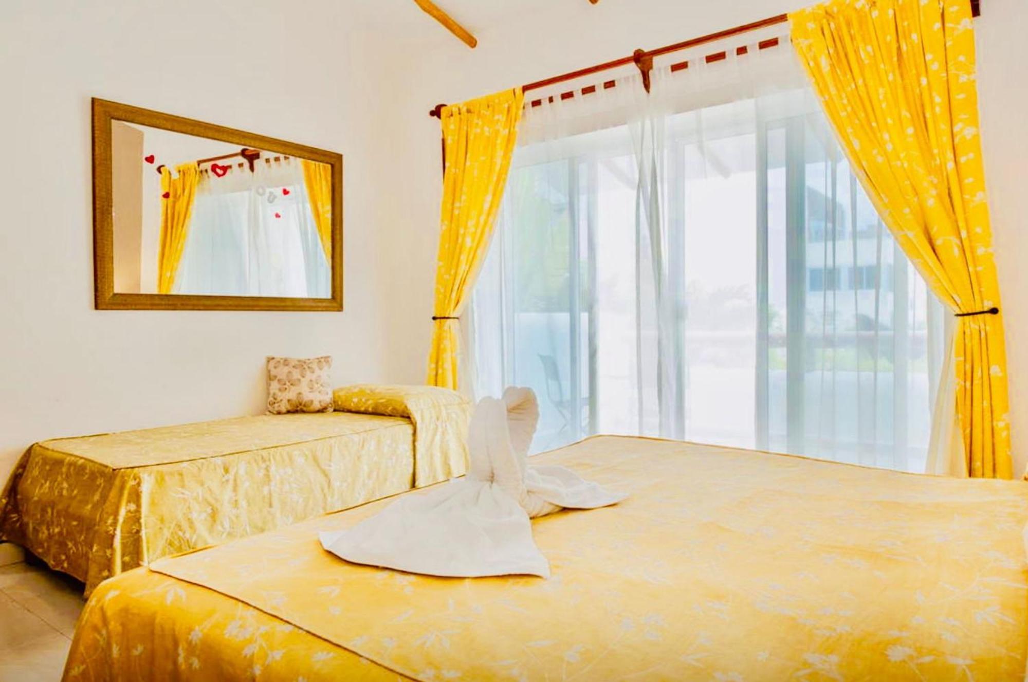 Guest house Deluxe Budget Balcony With Swimming Pool Air Conditioning And Parking Playa del Carmen