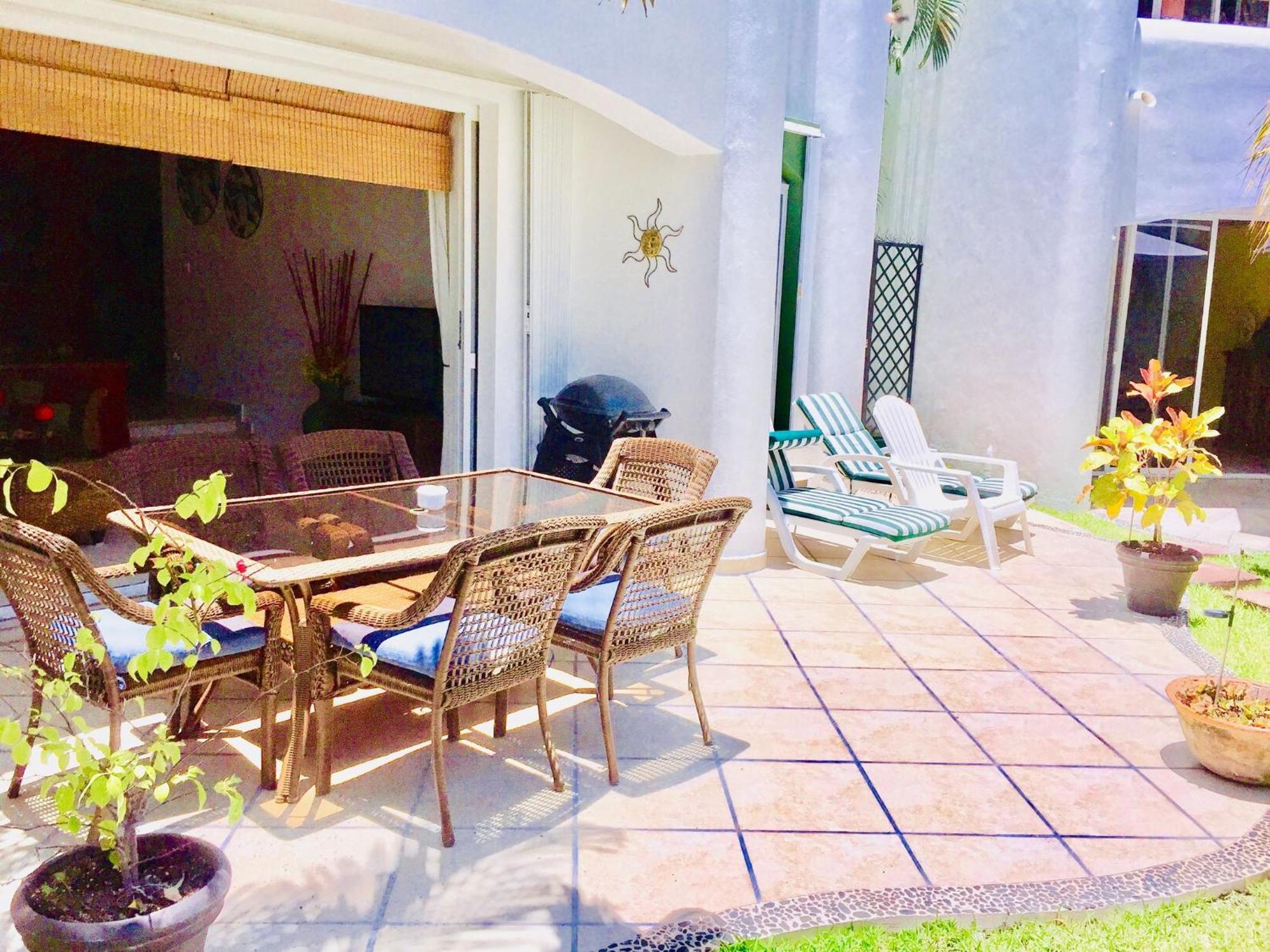 Guest house Deluxe Budget Balcony With Swimming Pool Air Conditioning And Parking 3*