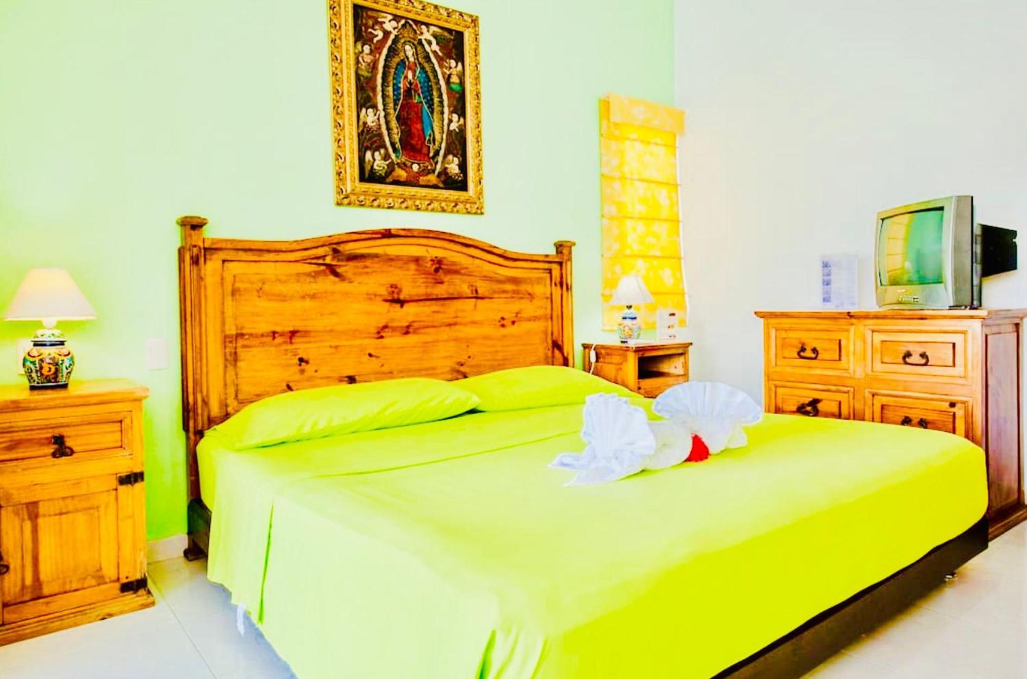 Guest house Deluxe Budget Balcony With Swimming Pool Air Conditioning And Parking Playa del Carmen