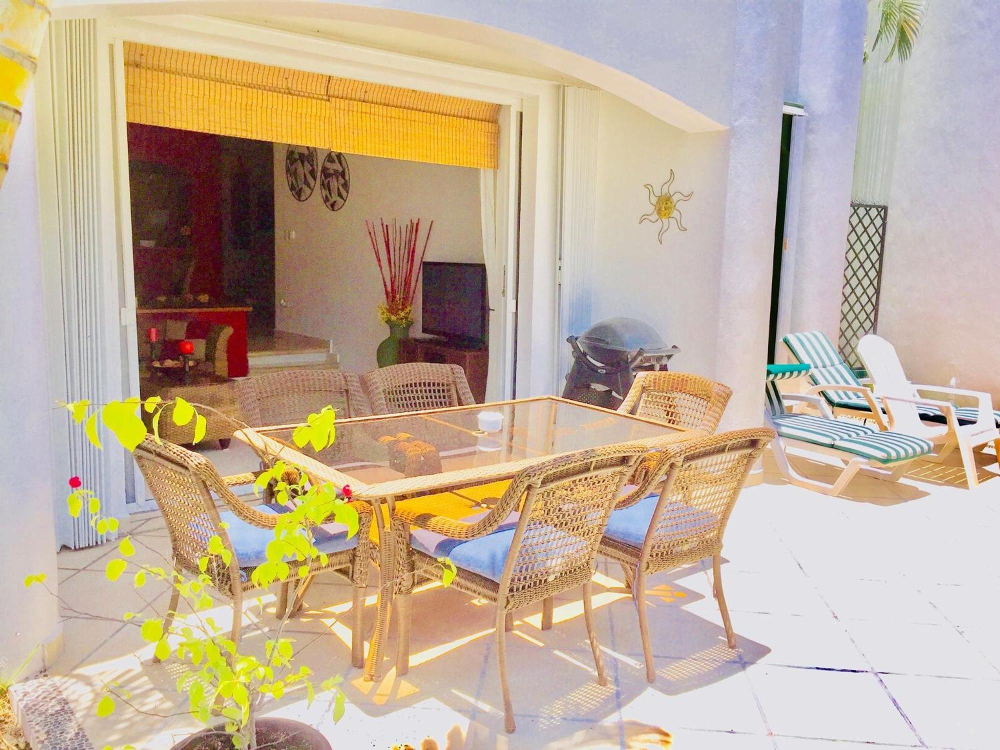 Guest house Deluxe Budget Balcony With Swimming Pool Air Conditioning And Parking 3*