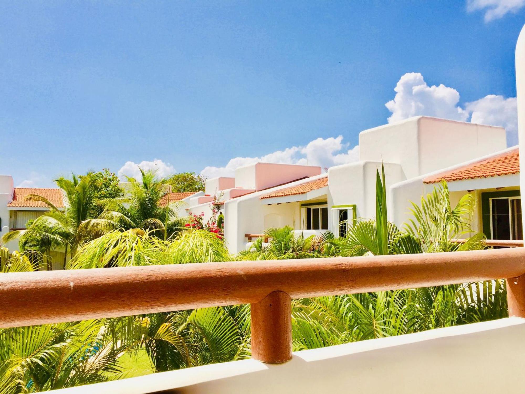 Guest house Deluxe Budget Balcony With Swimming Pool Air Conditioning And Parking Playa del Carmen