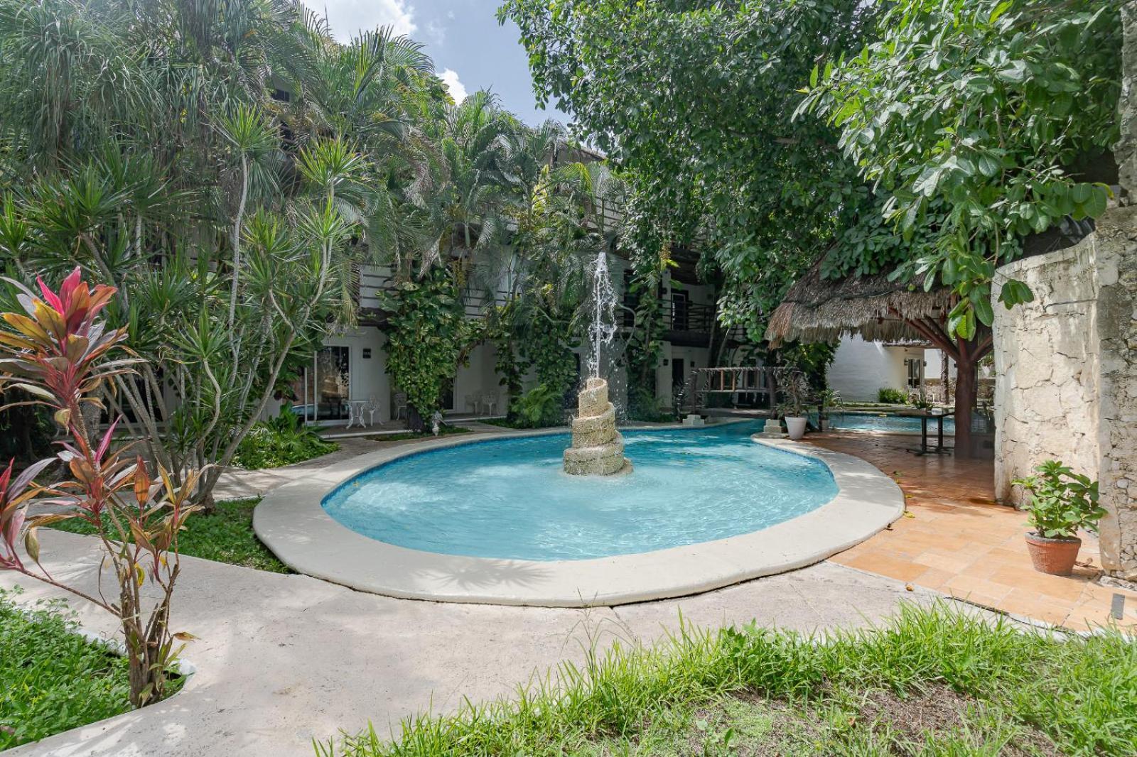 Mayan Art 10 Avenue Hotel