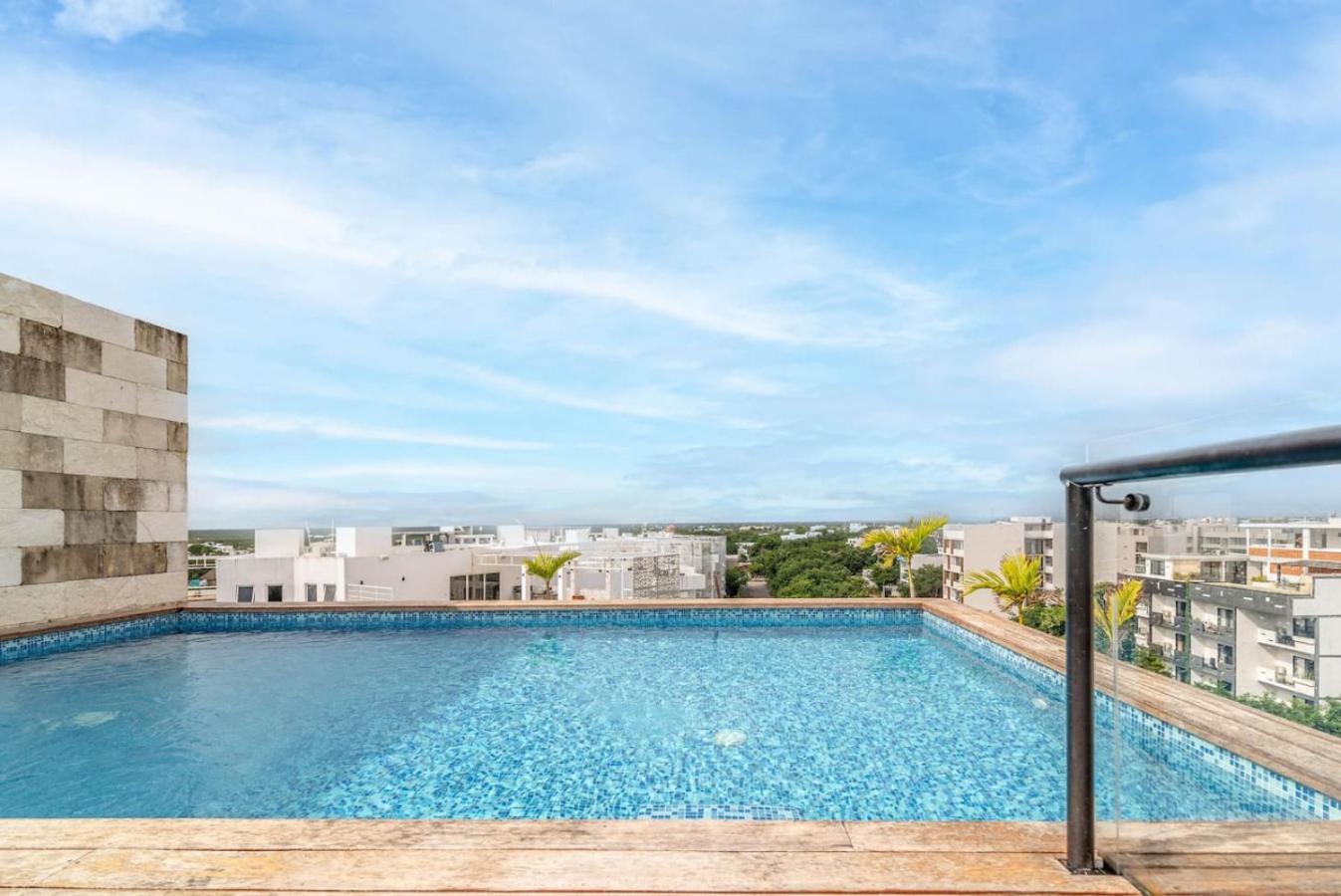 2 Bedroom Oasis With Incredible Rooftop Pool Vakantiehuis
