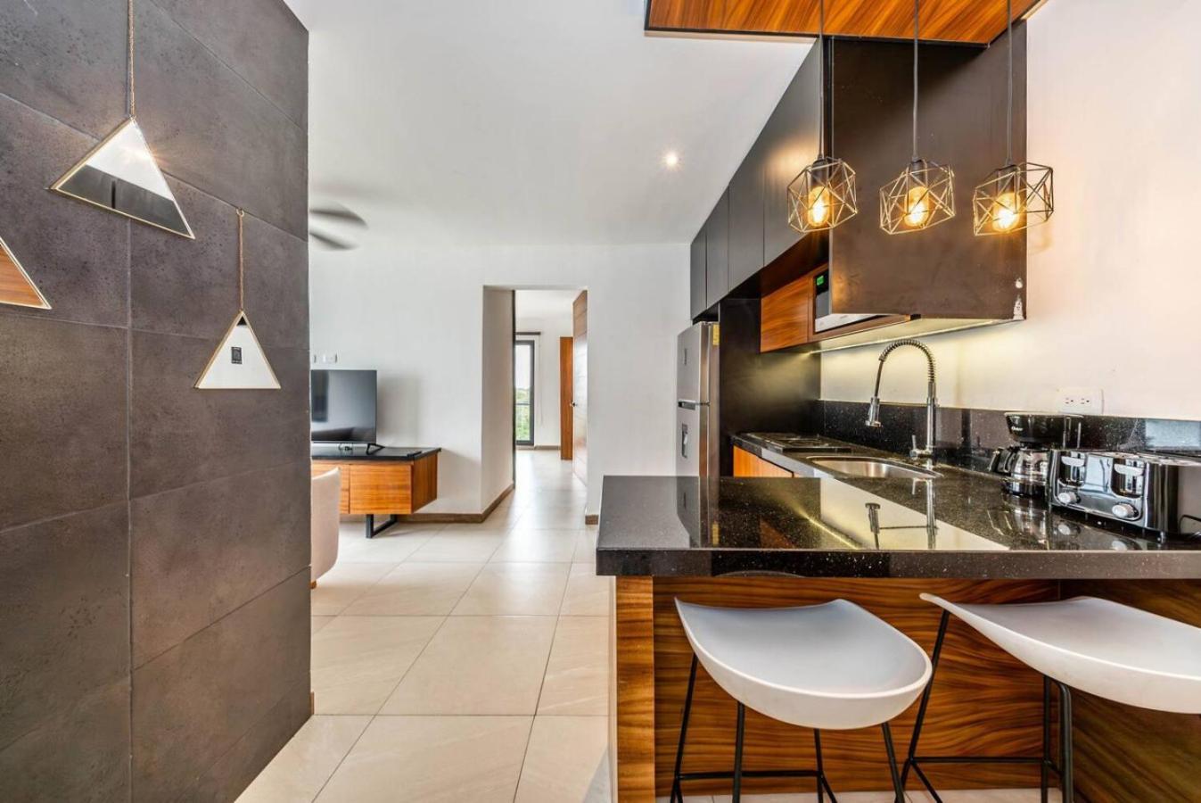 Vakantiehuis 2 Bedroom Oasis With Incredible Rooftop Pool