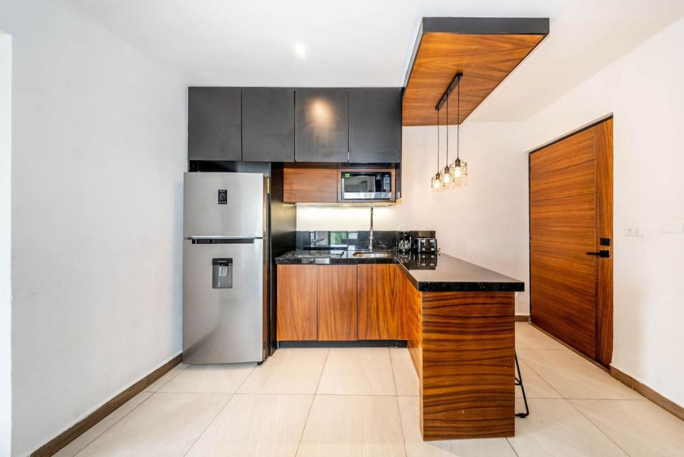 2 Bedroom Oasis With Incredible Rooftop Pool Vakantiehuis Playa del Carmen