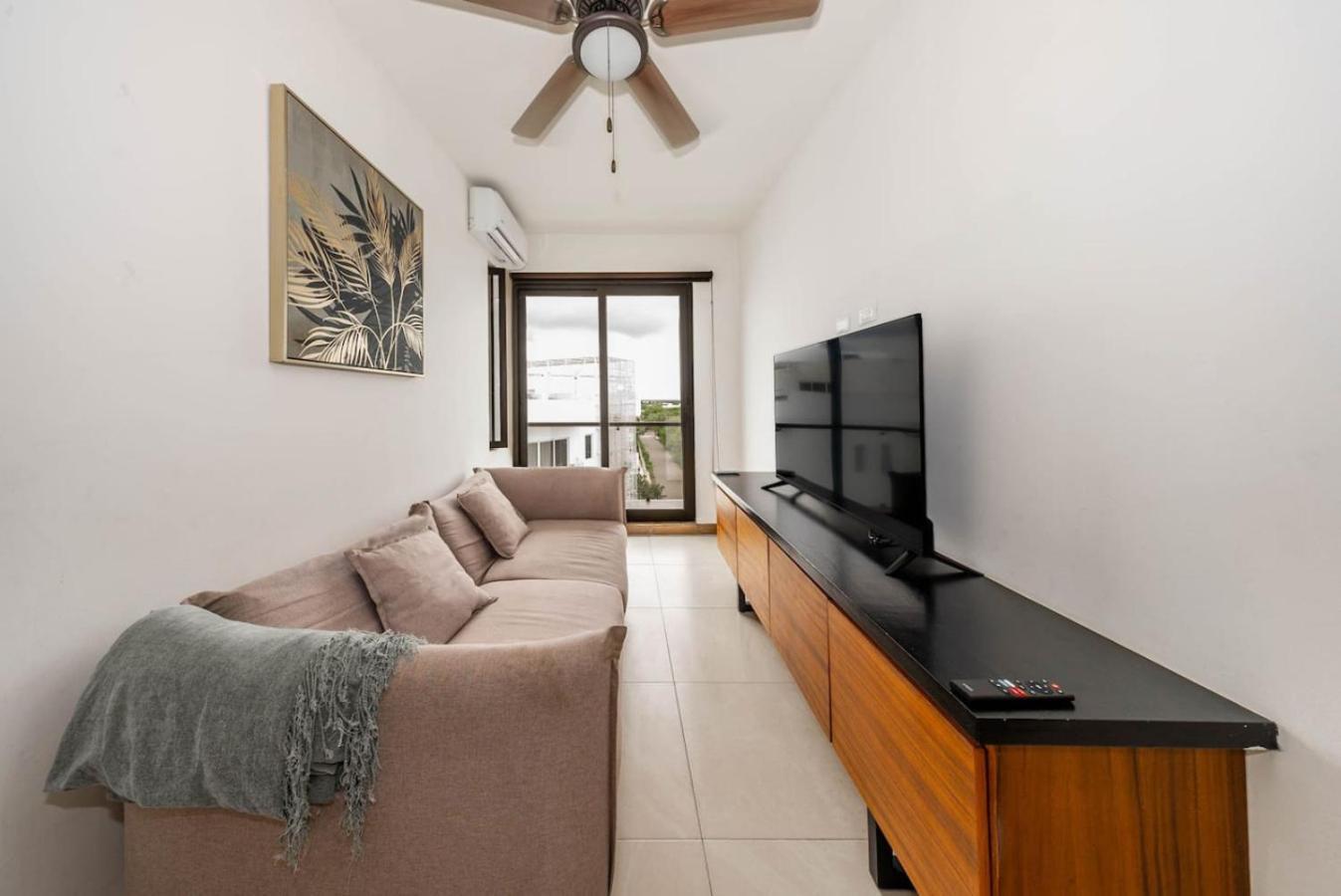 Vakantiehuis 2 Bedroom Oasis With Incredible Rooftop Pool *