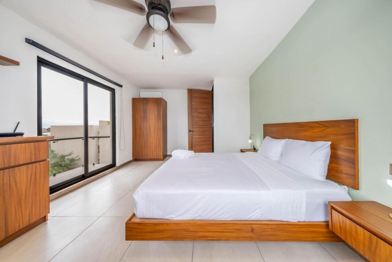 Vakantiehuis 2 Bedroom Oasis With Incredible Rooftop Pool Playa del Carmen