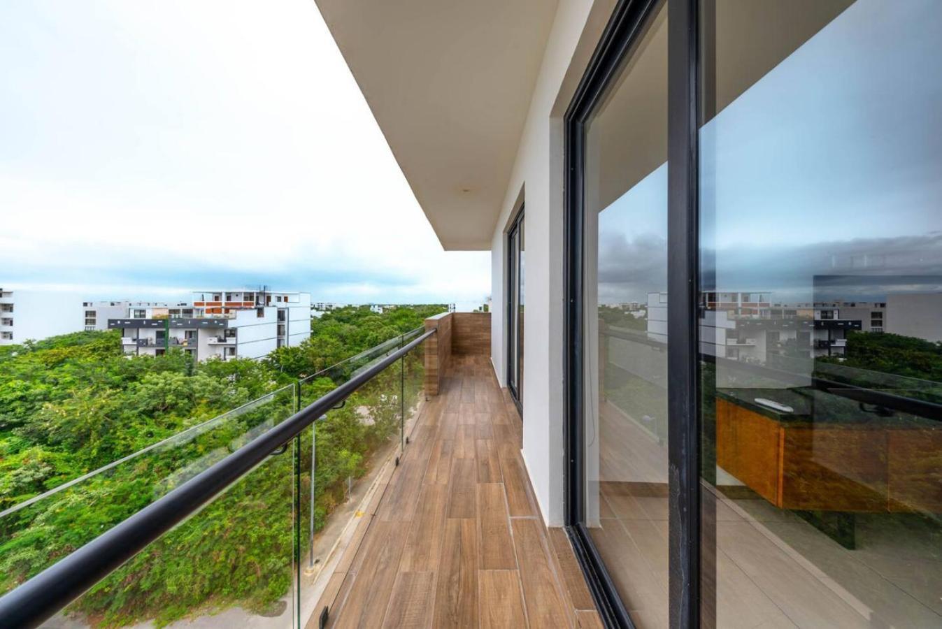 2 Bedroom Oasis With Incredible Rooftop Pool Vakantiehuis Playa del Carmen