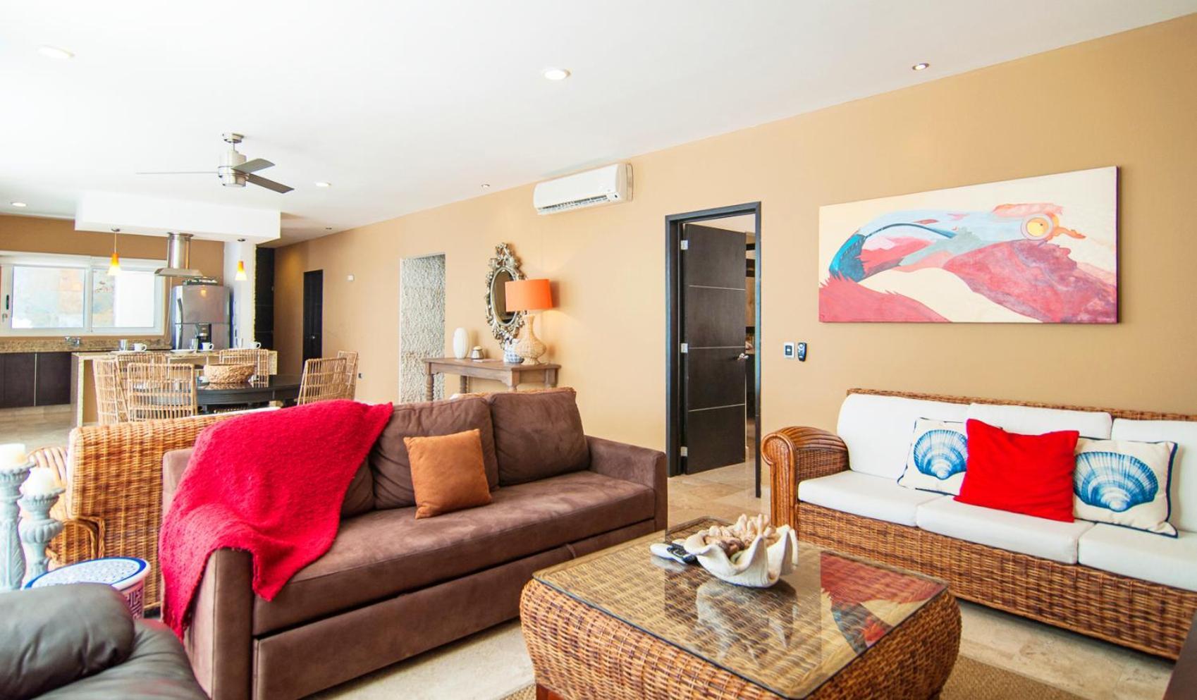 Exceptional Location Near Beach, Pool-view Balcony Ferienhaus Playa del Carmen