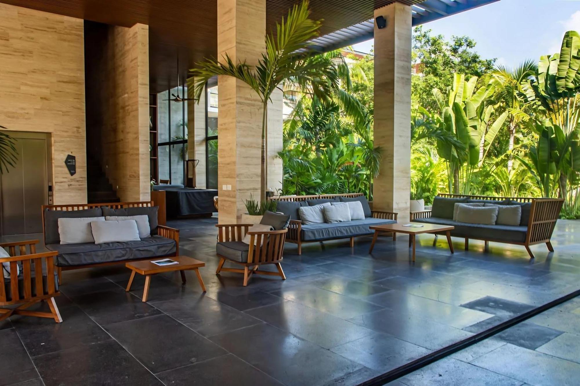 Bed & Breakfast Playacar Residents *
