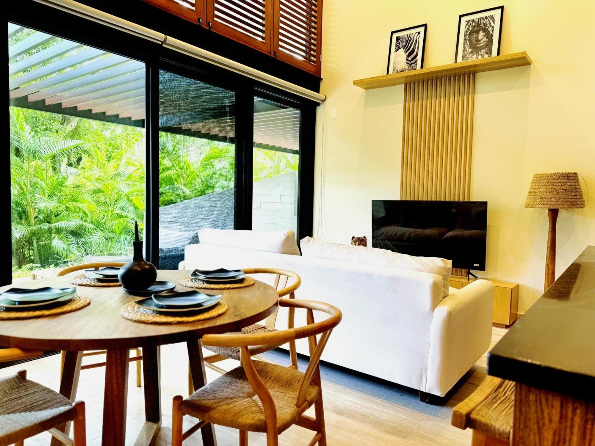 Bed & Breakfast Playacar Residents