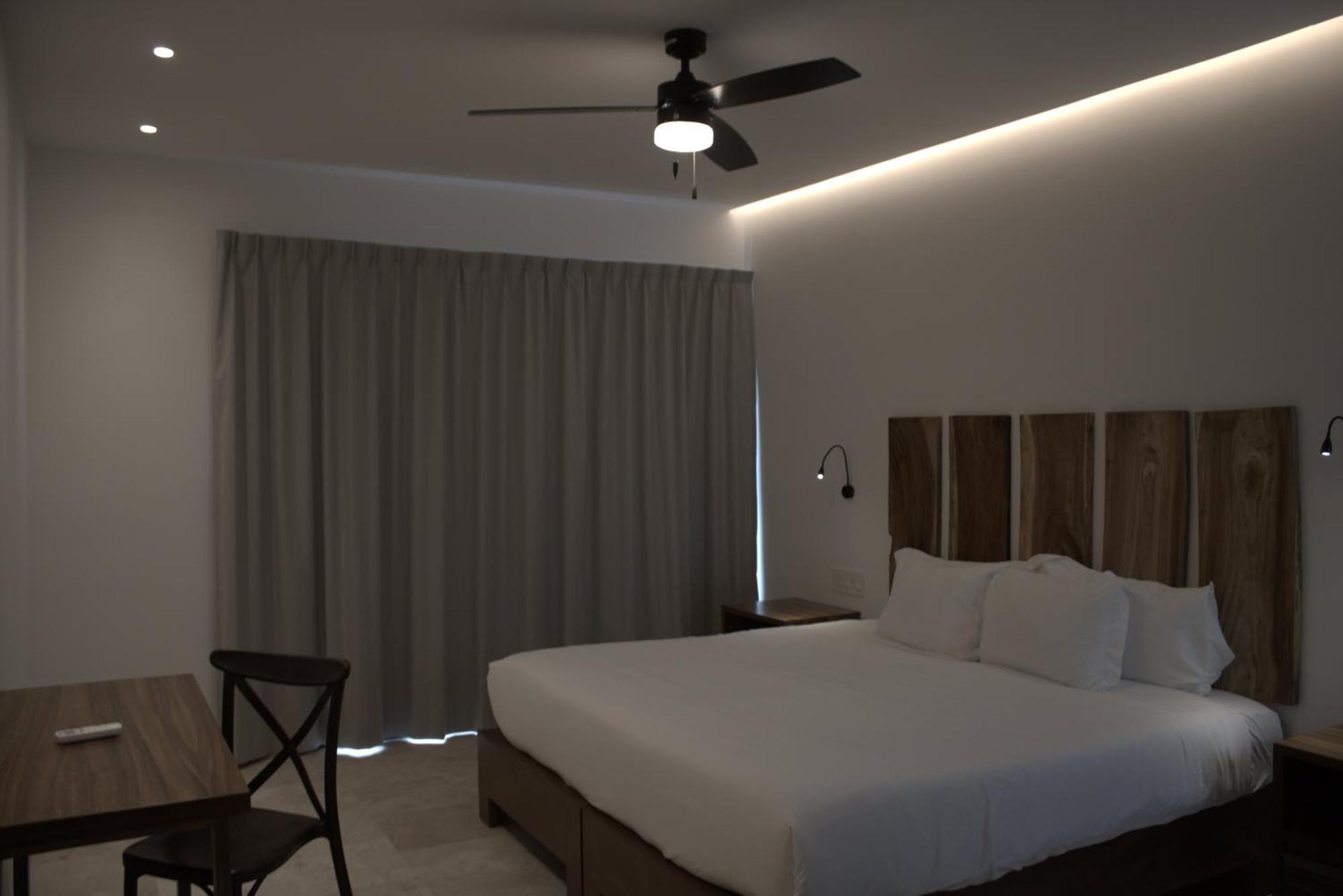B10 - Distinctive Hotel-