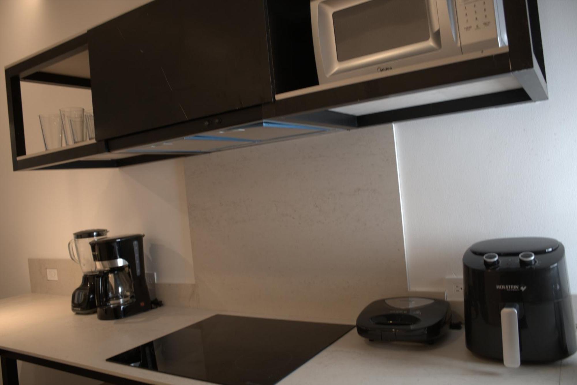 B10 - Distinctive Hotel- *