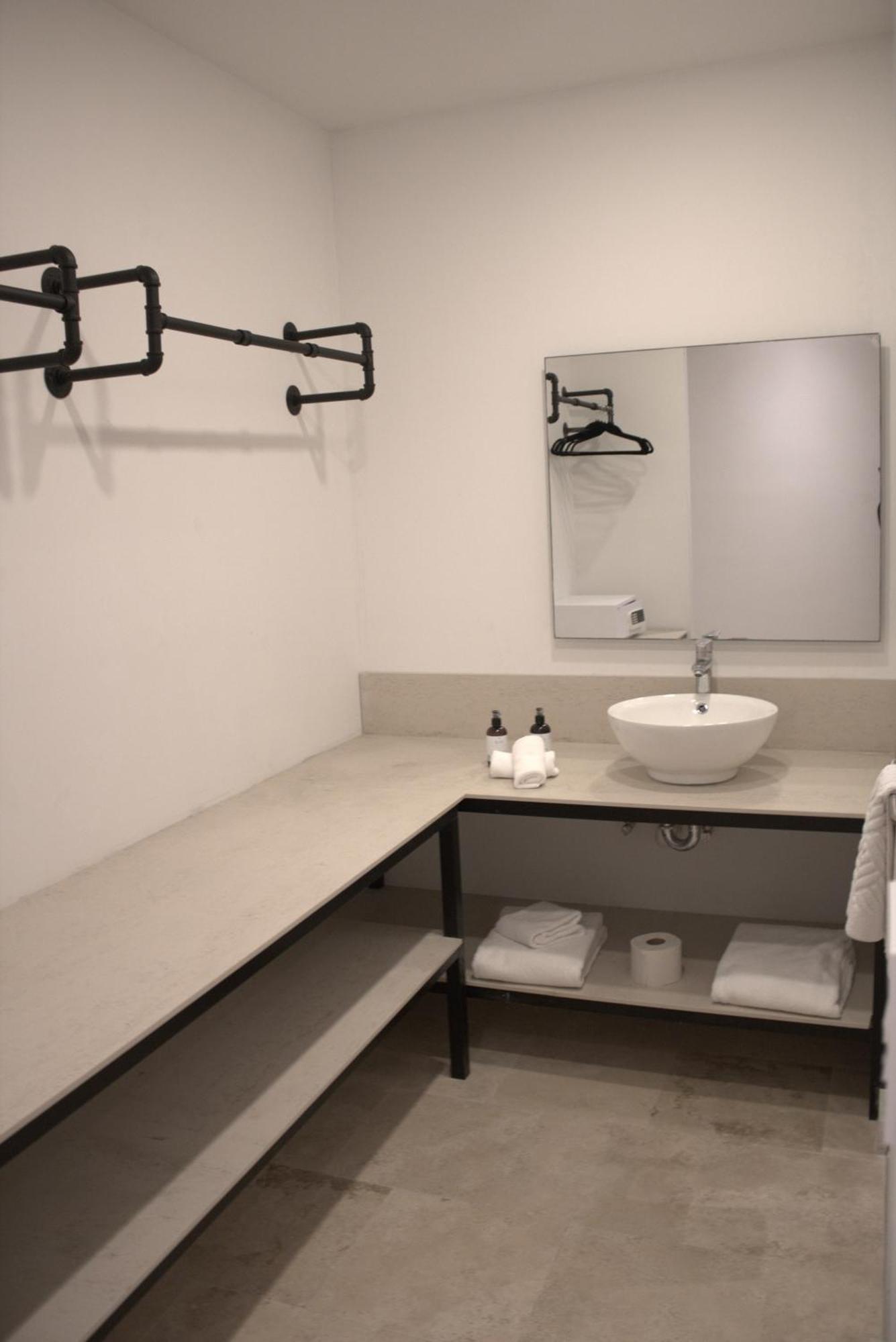 B10 - Distinctive Hotel- Aparthotel *