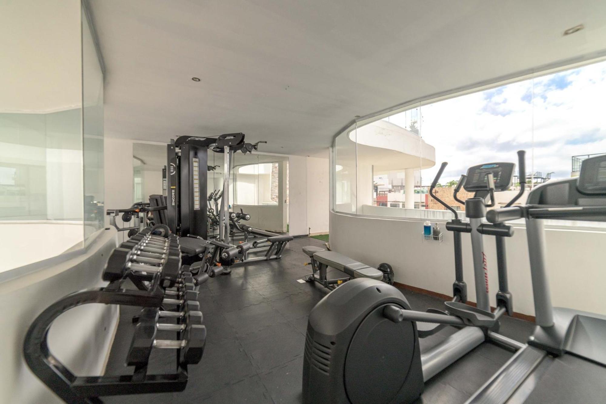 Modern 200m From & 5th Ave Appartement