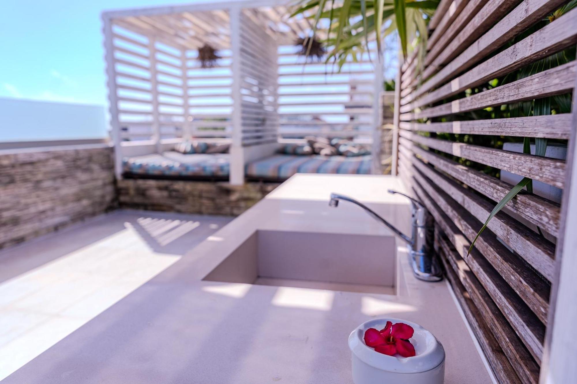 Newport House By Casago *