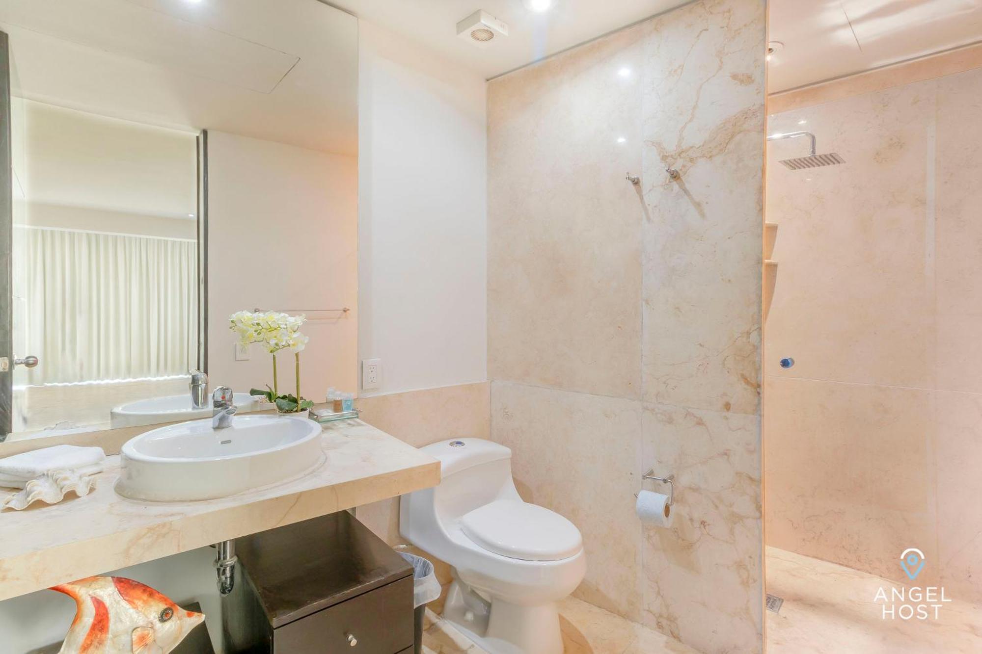 Spacious Magia Steps To The & 5th Ave Apartment *