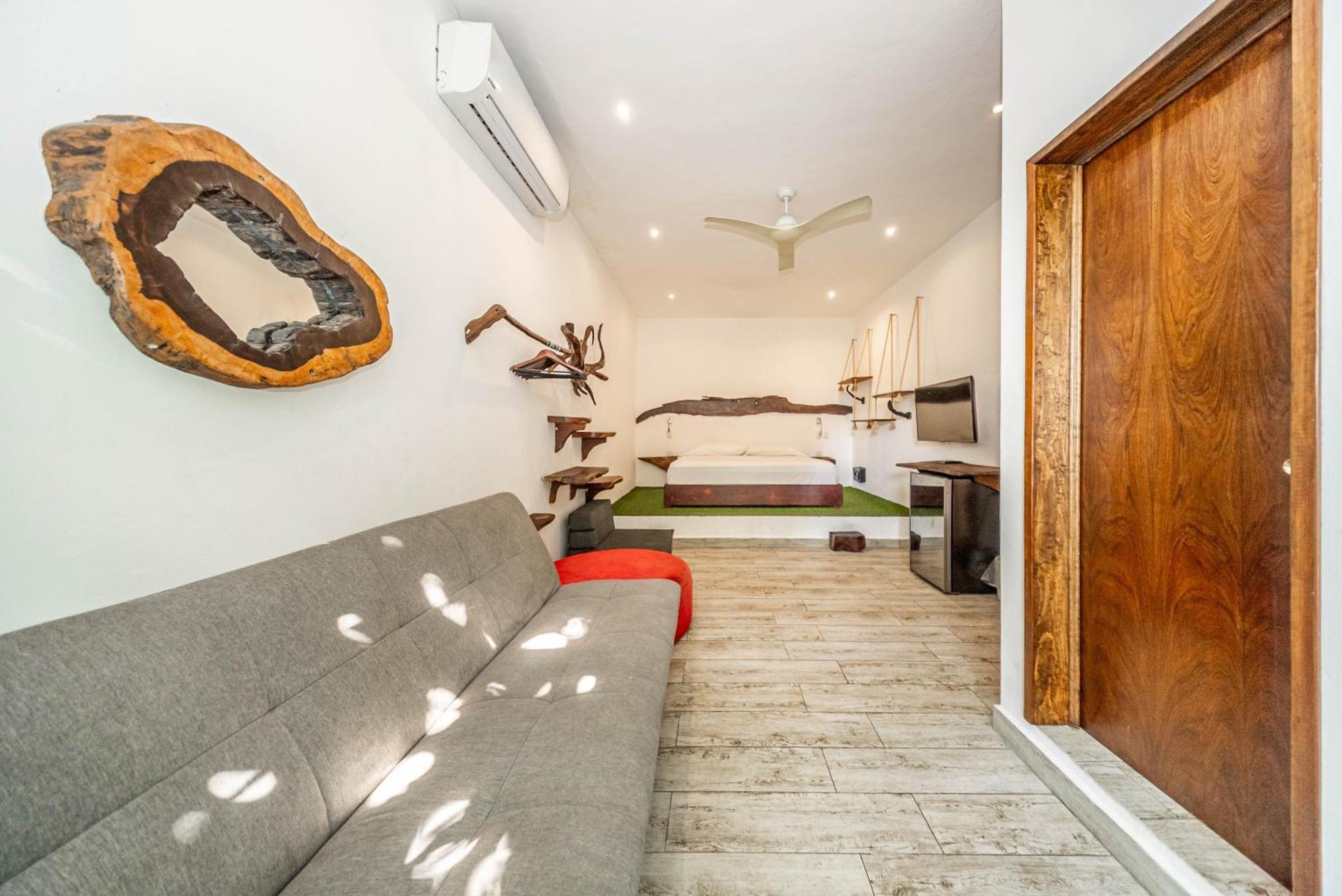 The Village Boutique 3*