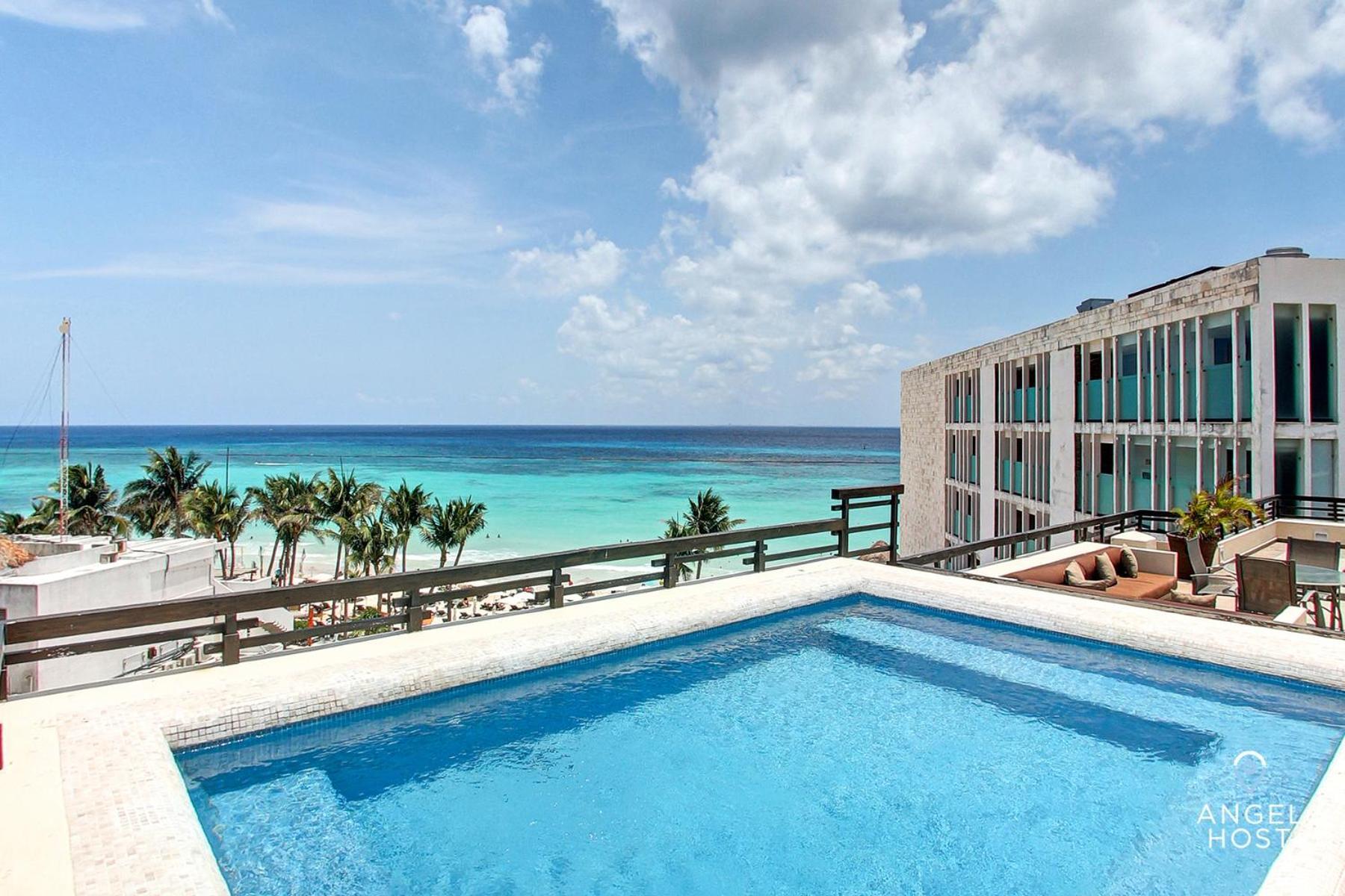 Beachfront Penthouse Oceanview Rooftop And Pool * Playa del Carmen