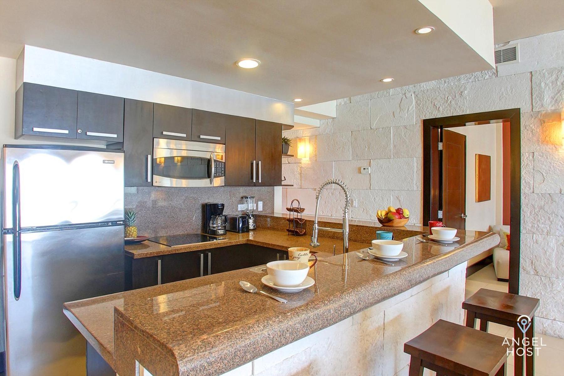 Beachfront Penthouse Oceanview Rooftop And Pool *