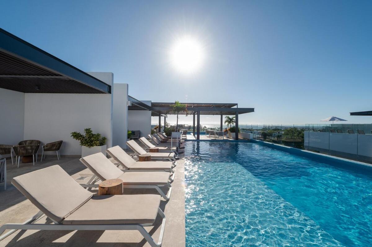 Luxury And Spacious Serenada Apartment