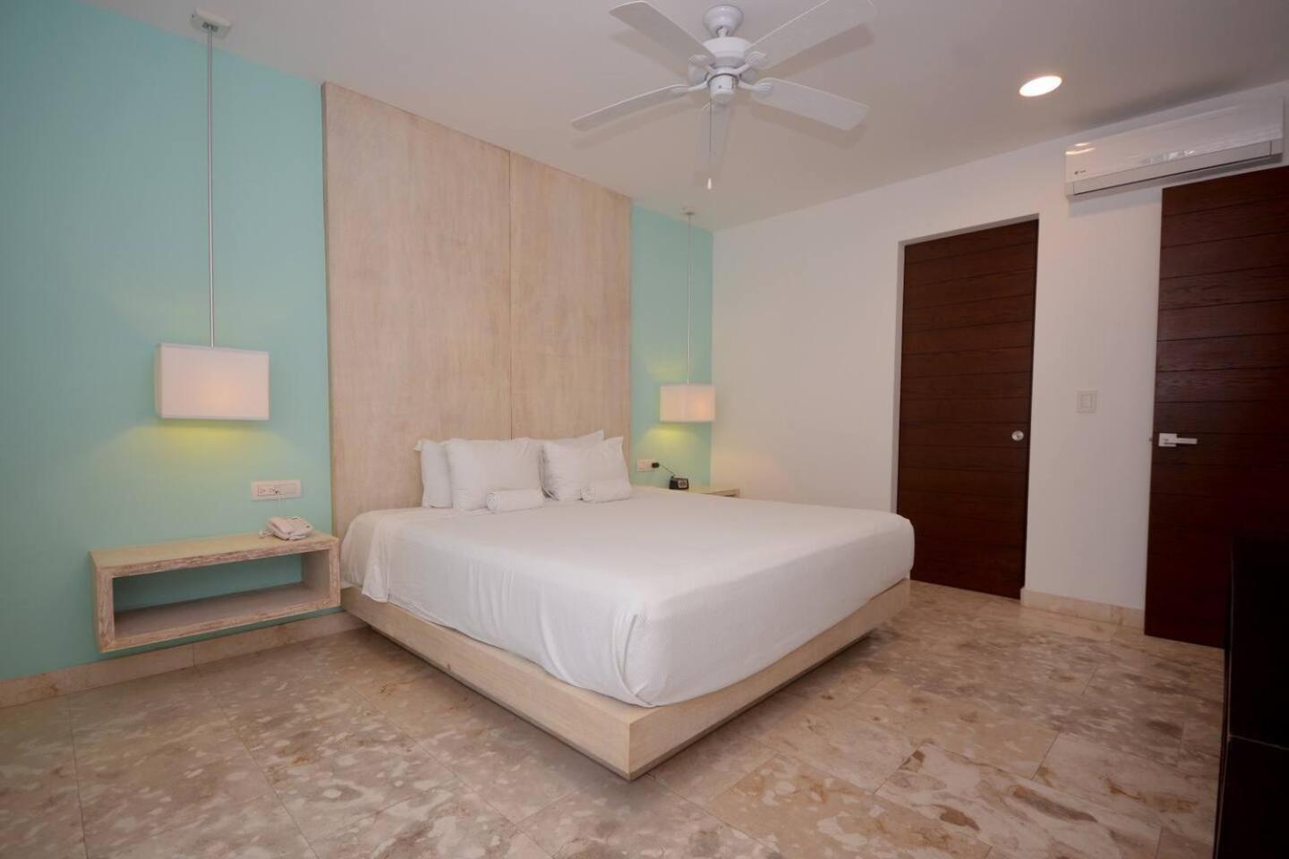 Fabulous In The Center Of Playa Apartment